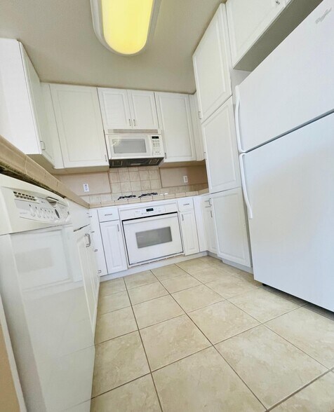 Building Photo - 27 Meritage Cmn