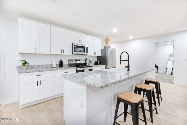 Building Photo - 341 S Mountain Rd