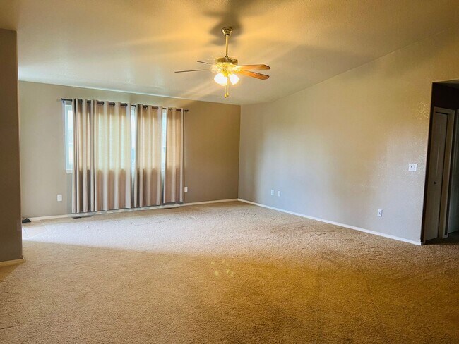 Building Photo - 4 Bed Home On 1.4 Acres In The Bitterroot ...