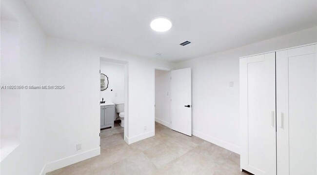 Building Photo - 2529 NE 181st St