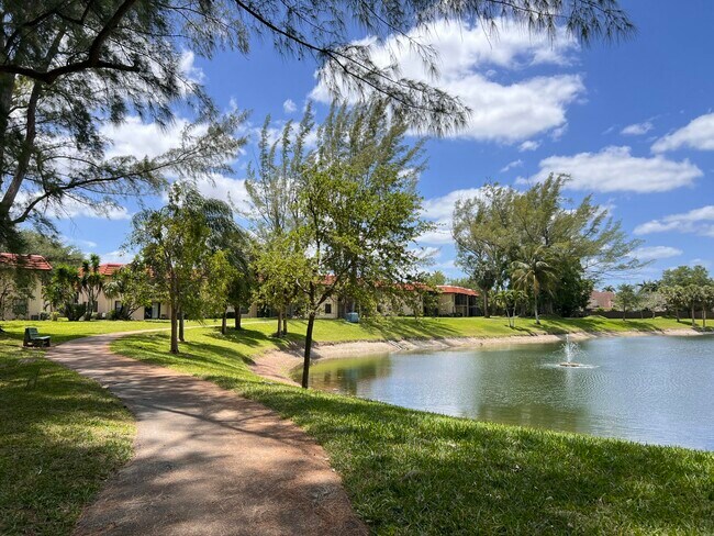 Building Photo - 21890 Lake Forest Cir