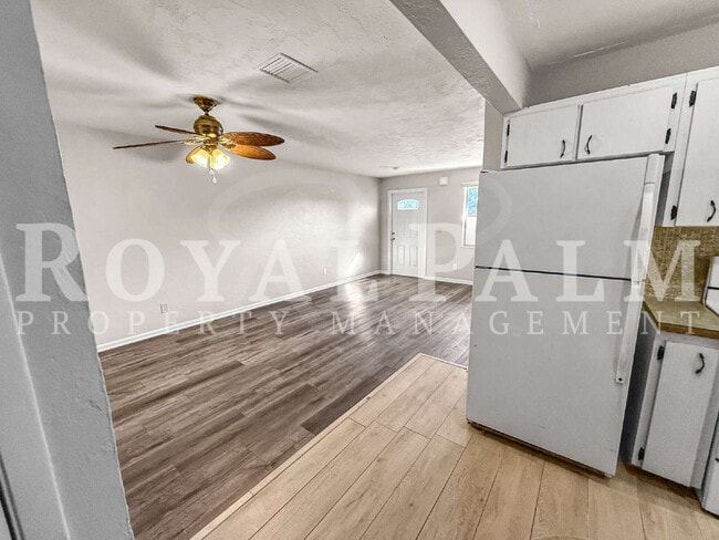 Building Photo - 3744 Estelle Ave