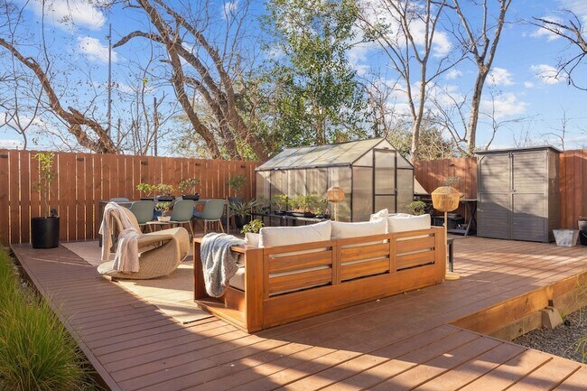 Building Photo - 3513 Castor St