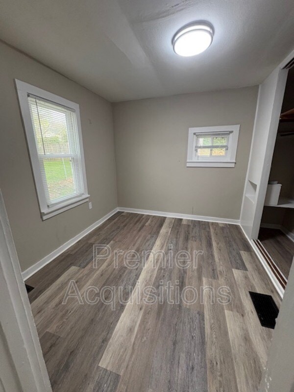 Building Photo - 507 Porter St