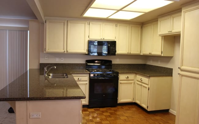 Building Photo - Charming Woodland Home for Rent