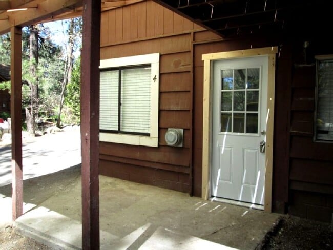 Building Photo - 54042 Pine Crest Ave