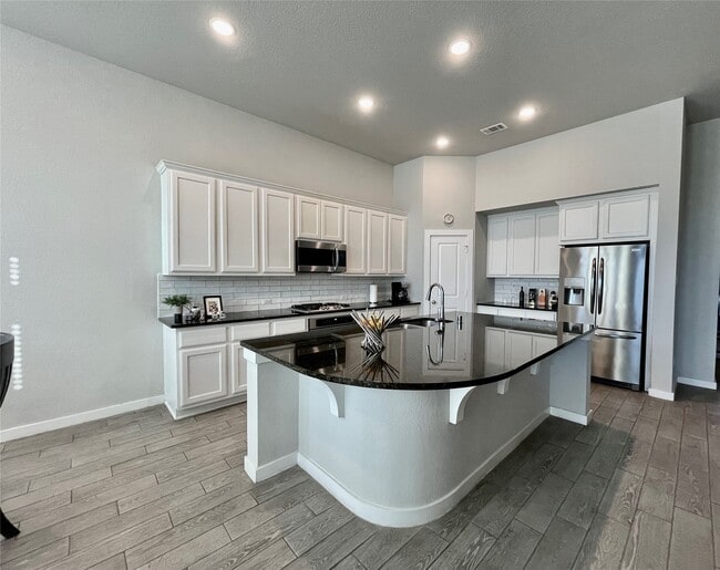 Building Photo - 4334 Hemlock Grove Ln