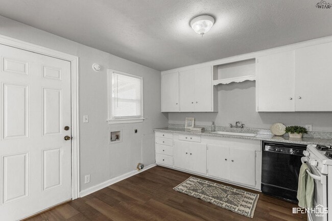 Building Photo - 2714 Sherman Rd