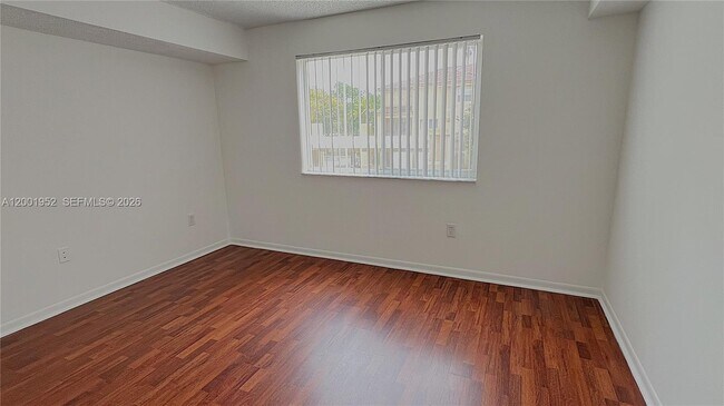 Building Photo - 771 N Pine Island Rd