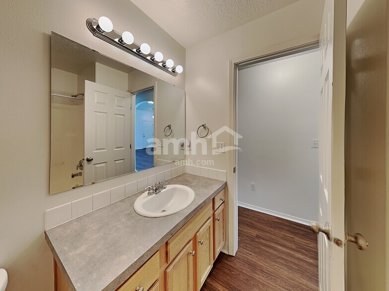 Building Photo - 5002 Barkley Way