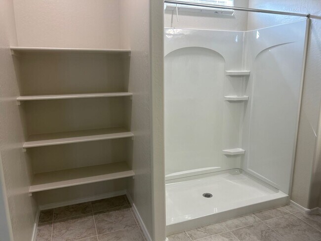 Building Photo - Brand New 4 Bedroom Home