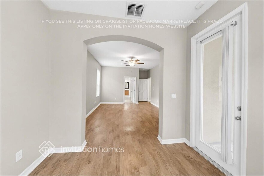 Building Photo - 9156 Lake Avon Dr