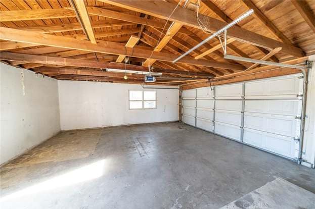 Building Photo - 17433 Sultana St