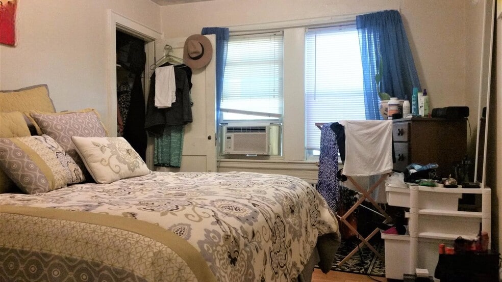 Building Photo - 29 Wiltshire Rd