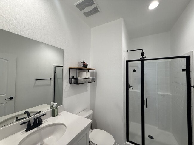 Building Photo - New Victorville 5 Bedroom + 3 Bathroom!