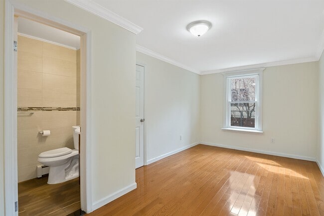 Building Photo - 15 Wayne St