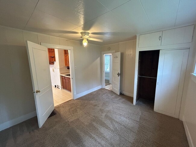Building Photo - Charming 2 bedroom 1 bath home!