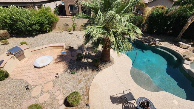Building Photo - 4 Bedroom Home in the Sun Grooves Communit...