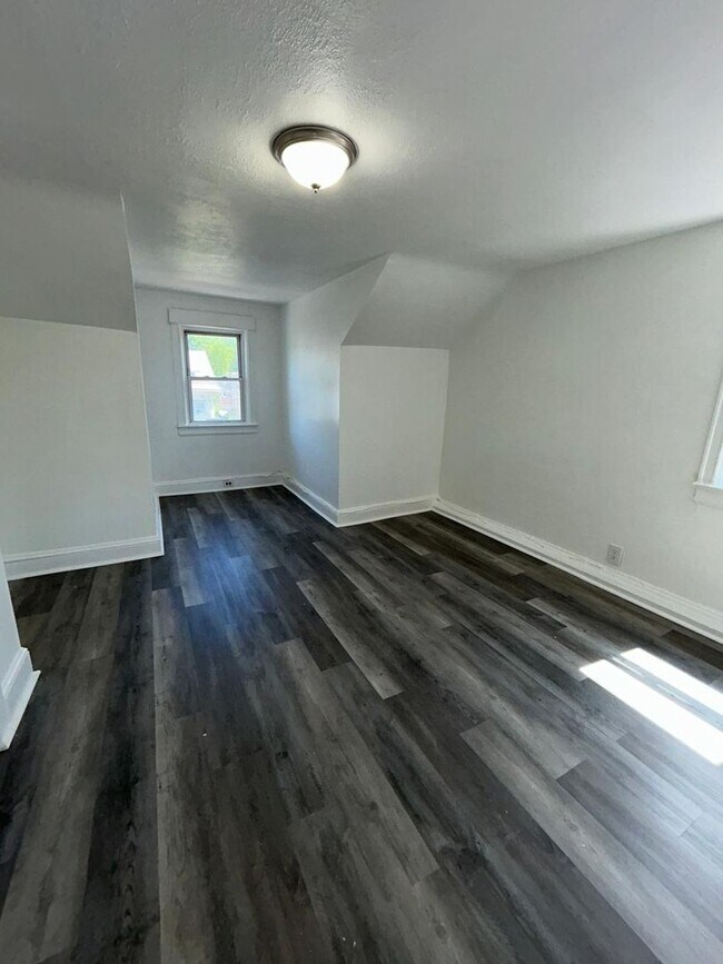 Building Photo - 59 Sanhican Dr