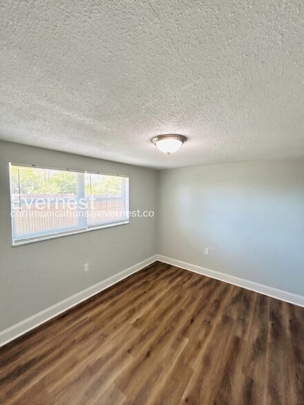 Building Photo - 1649 Dartmouth Dr