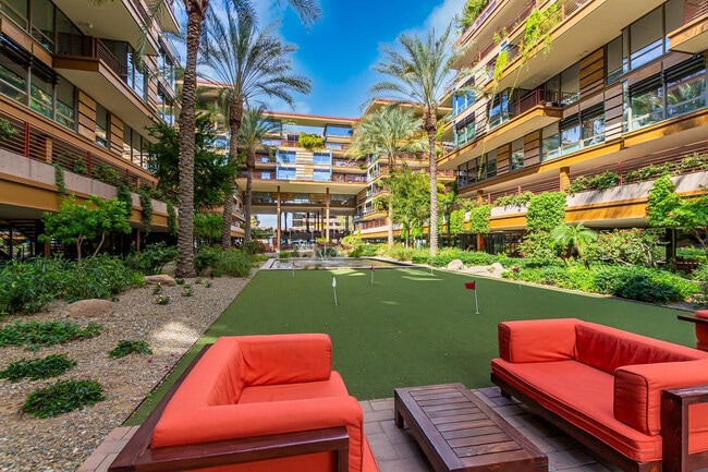 Building Photo - 7147 E Rancho Vista Dr