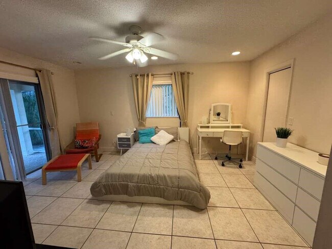 Building Photo - 1726 NW 82nd Ave