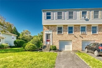 Building Photo - 7 Bramblewood Ln