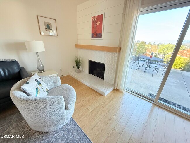 Building Photo - 647 Blue Oak Ave