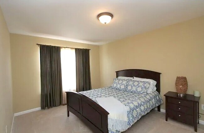 Building Photo - 2645 Westinghouse Dr