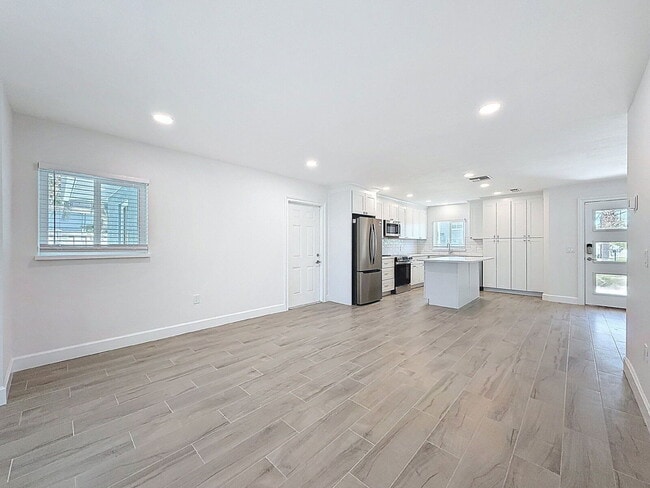 Building Photo - 200 176th Terrace E