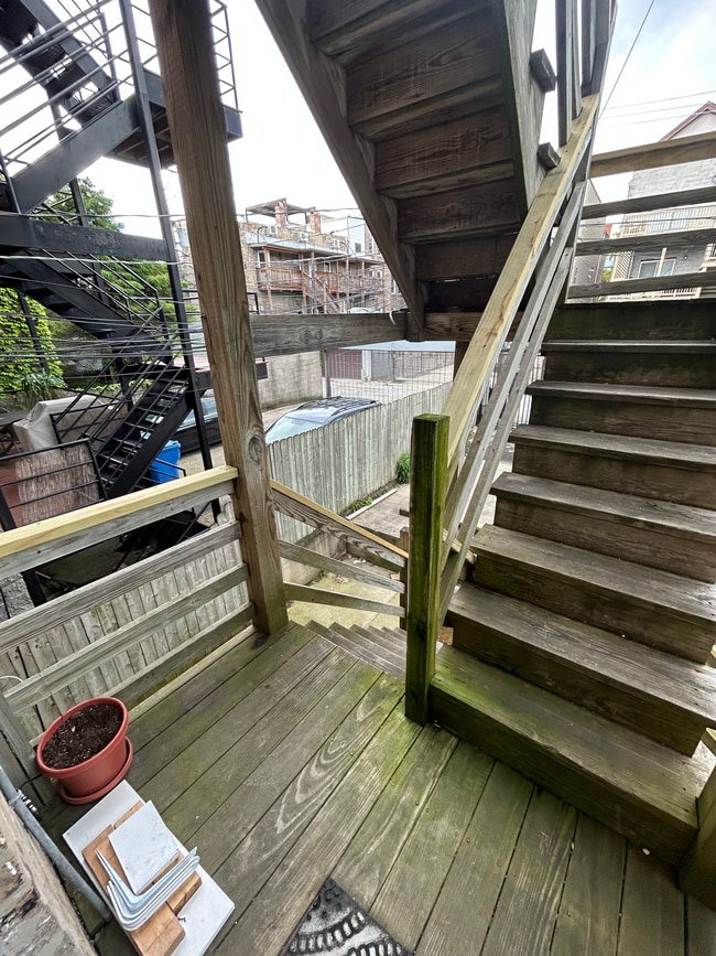 Building Photo - 2442 W. Iowa-1R