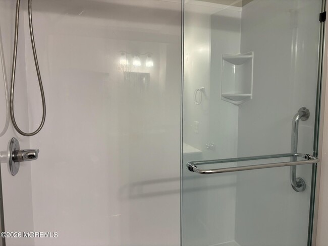 Building Photo - 2B Bristol St