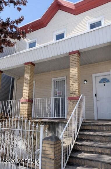 Building Photo - 861 Summit Ave