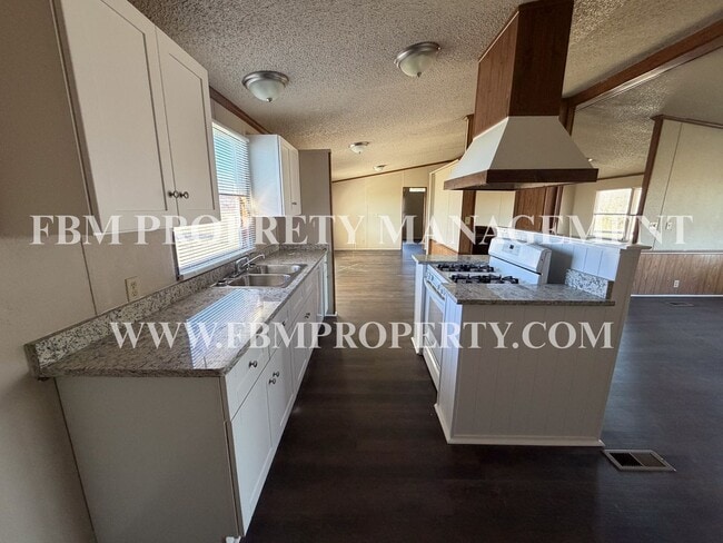 Building Photo - 1054 Cosby Rd