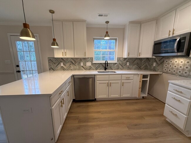 Building Photo - 2539 Springs Dr