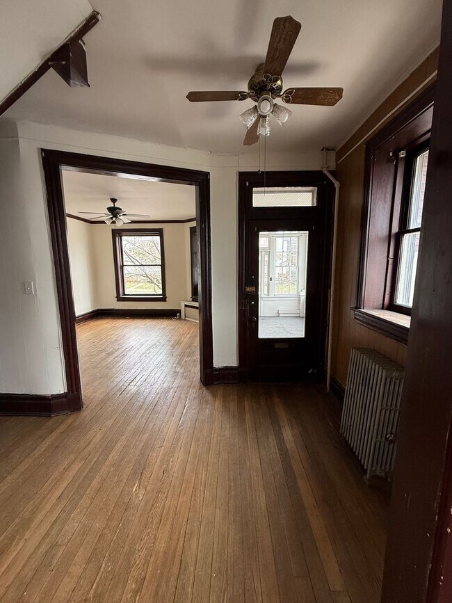 Building Photo - 49 W Commerce St