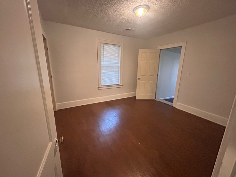 Building Photo - 2454 Virginia Park St