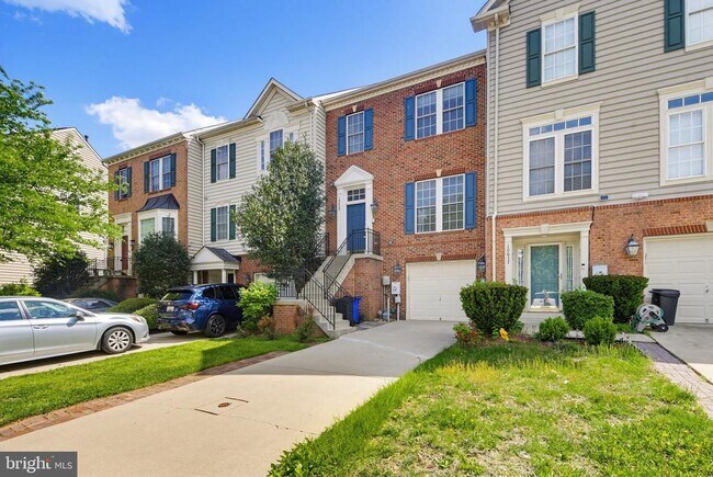 Building Photo - 10635 Hillingdon Rd