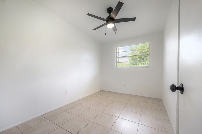 Building Photo - 4710 S 87th St