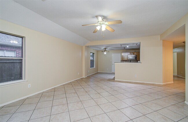 Building Photo - 16835 Carbridge Dr