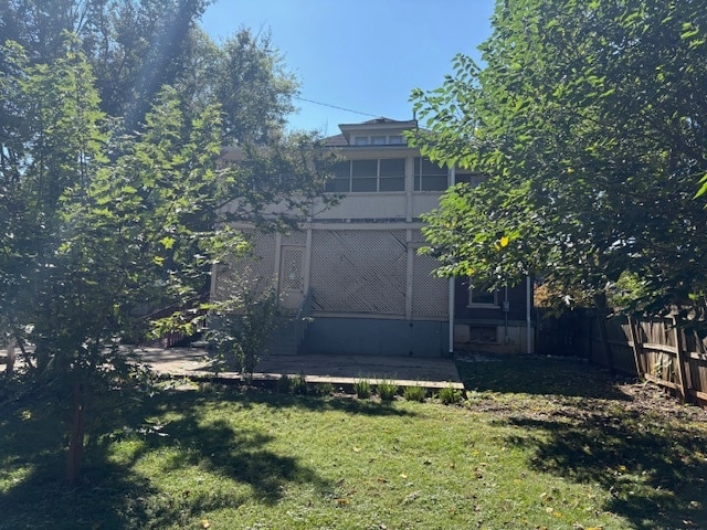 Building Photo - 305 E Lytle St