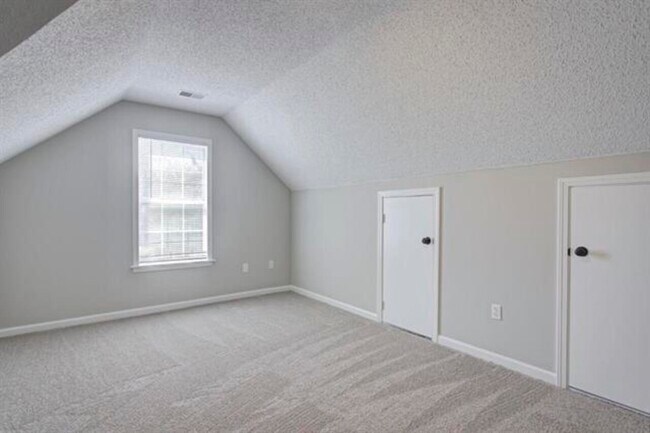 Building Photo - 6479 Stone Lake Dr