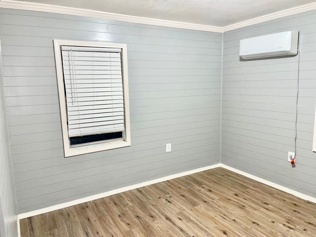 Room 1 - 704 S 25th St