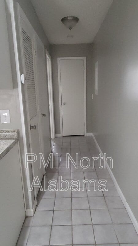 Building Photo - 4423 Bonnell Dr