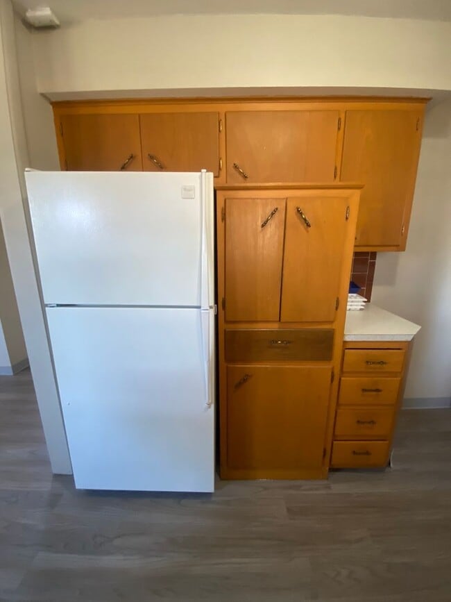 Building Photo - 2 bedroom 1.5 bath charming home