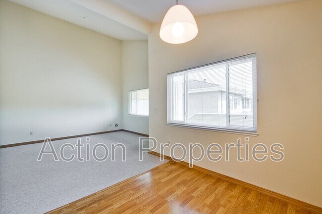 Building Photo - 180 Albacore Ln