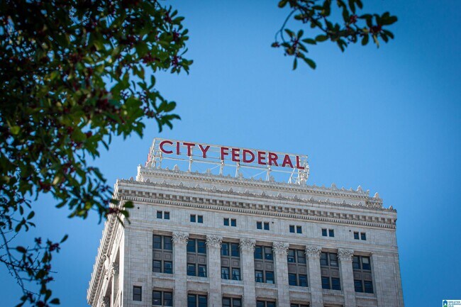 Building Photo - 2024 2nd Ave N