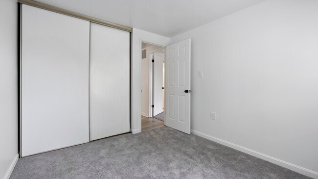 Building Photo - 4389 Pembrook Village Dr