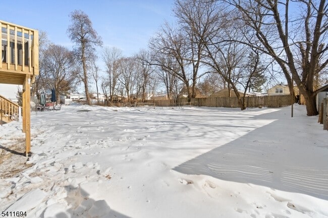 Building Photo - 824 George St