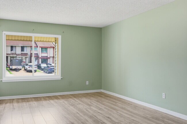 Building Photo - 807 Tuition Dr